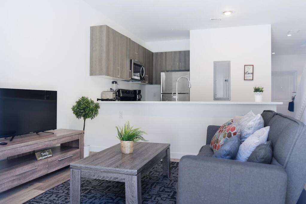 Awesome 3Br Townhouse 15Minutes From The Beach Μαϊάμι Εξωτερικό φωτογραφία